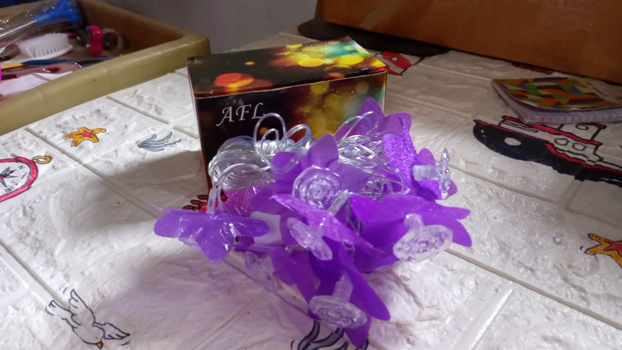 Electrical string light with flower design, 4 meters long