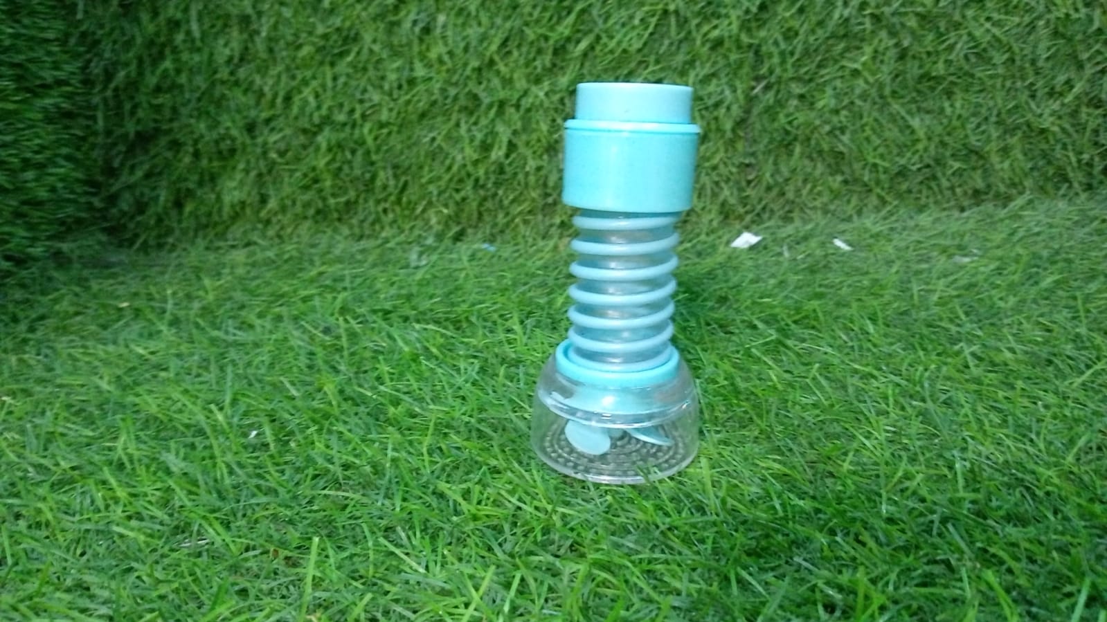 Faucet filter nozzle with rotatable and adjustable features for wash basin.